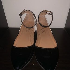 BCBG flats w/ strap